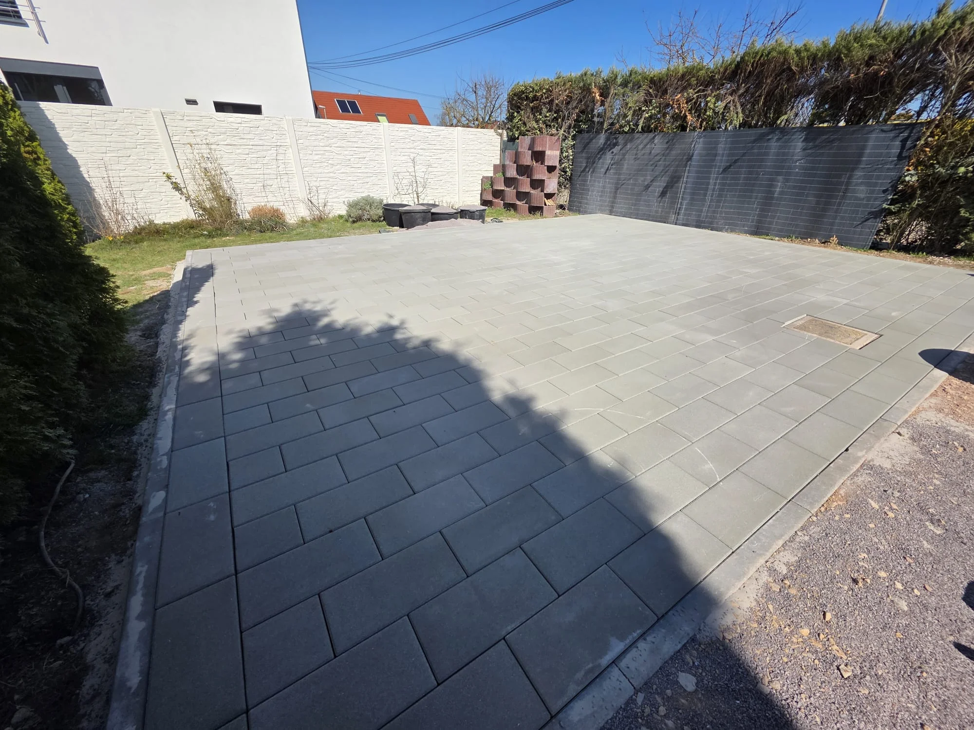 pflasterarbeiten einfahrt modern grau